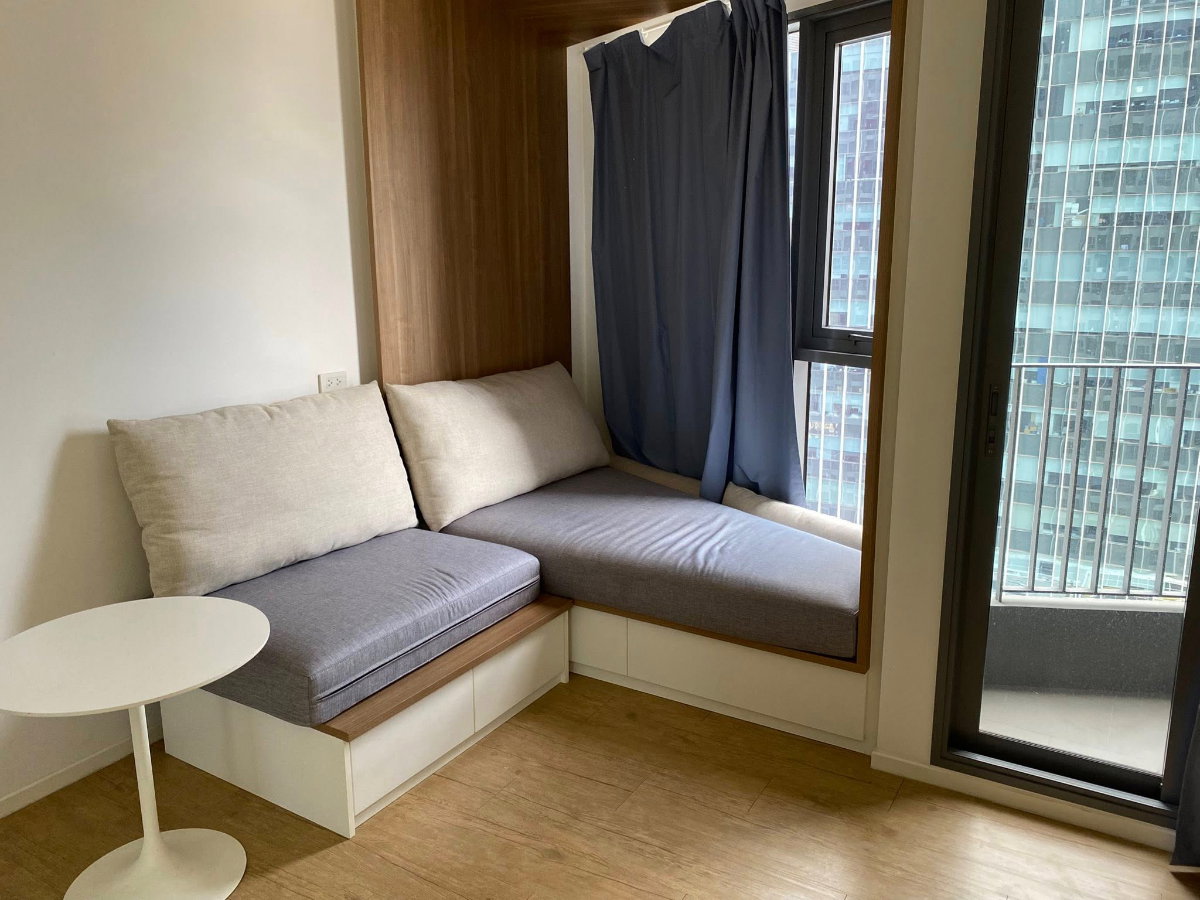 รูป Triple Y Residence【𝐒𝐄𝐋𝐋 & 𝐑𝐄𝐍𝐓】🔥 ห้องโทนขาว–ไม้ แต่งแบบมินิมอลคลีนๆ เหมือนอยู่ในคาเฟ่ ได้แสงธรรมชาติเต็มผนัง 🔥 ติดต่อไลน์ไอดี: @hacondo - รูปที่ 4/10