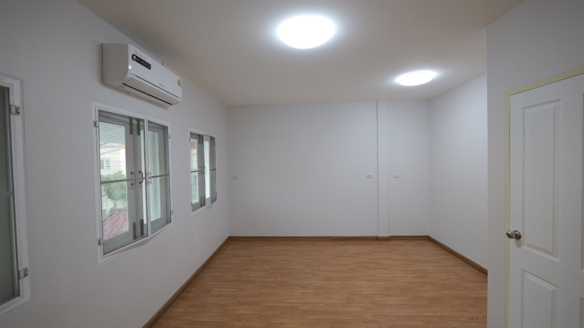 รูป ขายด่วน ทฮ 2 ชั้น 3 ห้องนอน รีโนเวทใหม่ทั้งหมด หมู่บ้าน ดิเอ็กคลูซีฟ เฉลิมพระเกียรติ ร.9 ซอย72 ใกล้วงแหวนกาญจนาภิเษก, สนามบินสุวรรณภูมิ (Gant-285) - รูปที่ 33/48