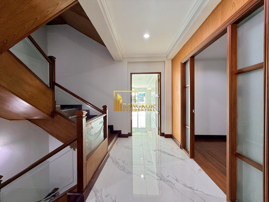 รูป Yenakart Residence | Renovated 5 Bedroom Townhouse For Rent - BR28337SH - รูปที่ 32/57