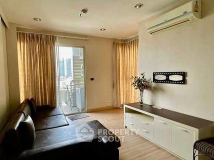 1-BR Condo at The Light House Sathorn–Chareonnakorn near BTS Krung Thon Buri (ID 2834010)