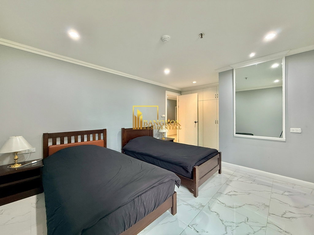 รูป Baan Suanpetch | Renovated 3 Bedroom Condo in Phrom Phong - BR16097CD - รูปที่ 16/34