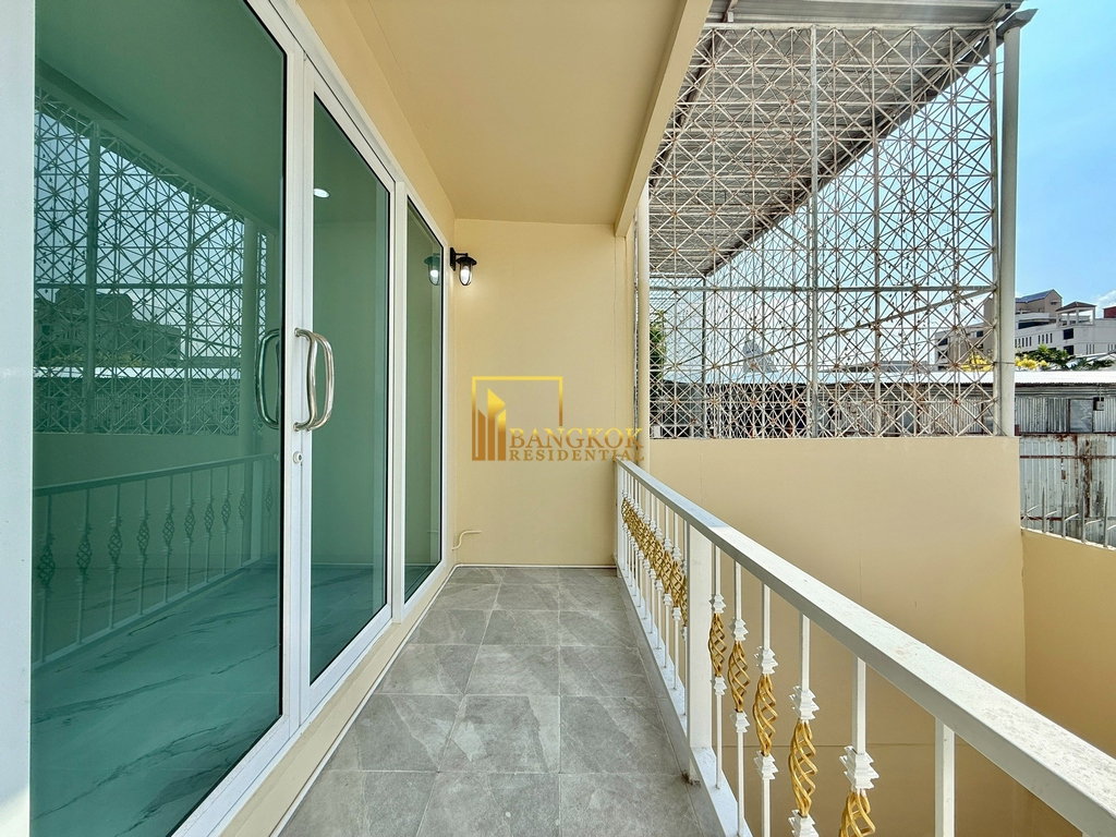 รูป Yenakart Residence | Renovated 5 Bedroom Townhouse For Rent - BR28337SH - รูปที่ 19/57