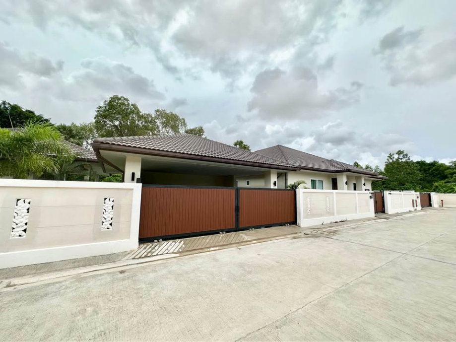 รูป KT0413📲LineID @556ryccg🚵Pool Villa ห้วยใหญ่ 6ห้องนอน ที่ดิน 215ตรว บ้าน 350ตรม🏊พร้อมสระว่ายน้ำ🌷สวน🪑เฟอร์นิเจอร์ ใกล้Motorway7 - รูปที่ 21/21