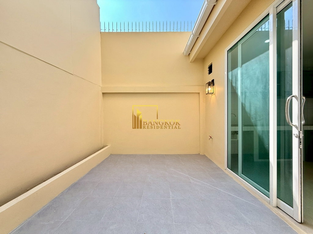 รูป Yenakart Residence | Renovated 5 Bedroom Townhouse For Rent - BR28337SH - รูปที่ 14/57
