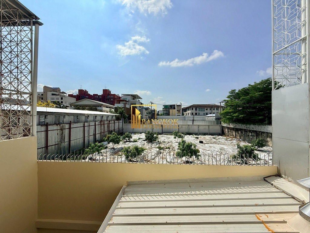 รูป Yenakart Residence | Renovated 5 Bedroom Townhouse For Rent - BR28337SH - รูปที่ 20/57