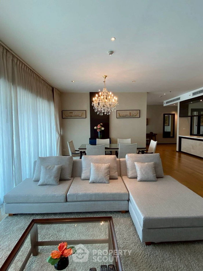 picture 3-BR Condo at The Madison near BTS Phrom Phong (ID 2834154) - 2/16