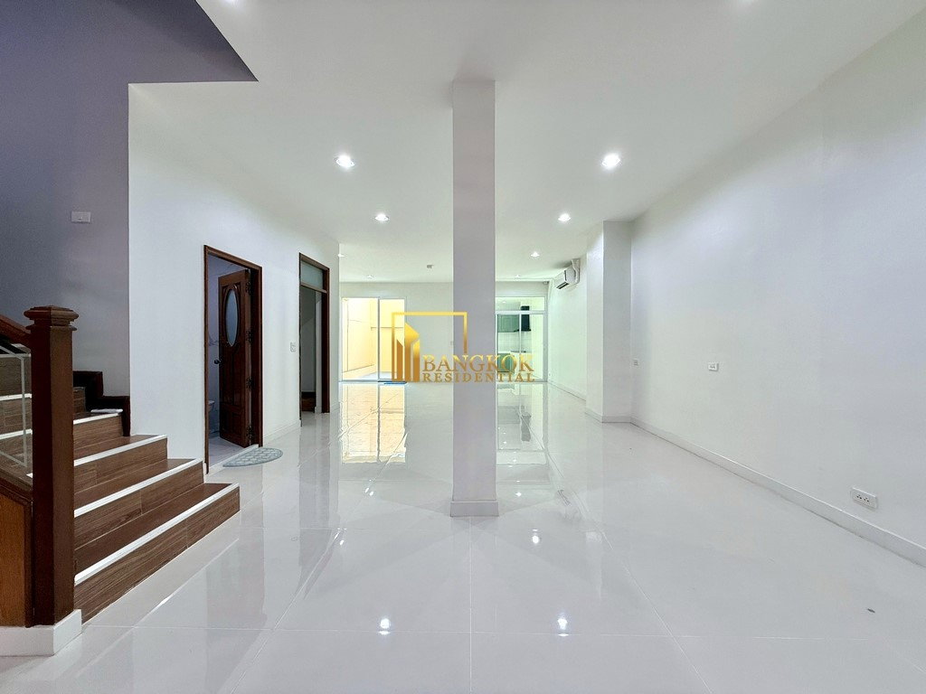 รูป Yenakart Residence | Renovated 5 Bedroom Townhouse For Rent - BR28337SH - รูปที่ 5/57