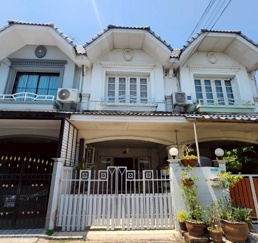 Townhome for sale, Baan Manawadee Exclusive, 100 sq m, 16 sq wa, located on Baan Kluay Sai Noi Road.