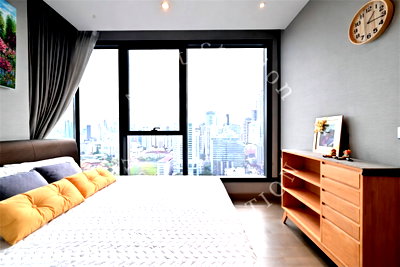 Condos for rent : 🏢✨Luxury condo for rent at THE ESSE at SINGHA COMPLEX. Spacious and well-proportioned rooms with city views | MRT Phetchaburi🏢💎