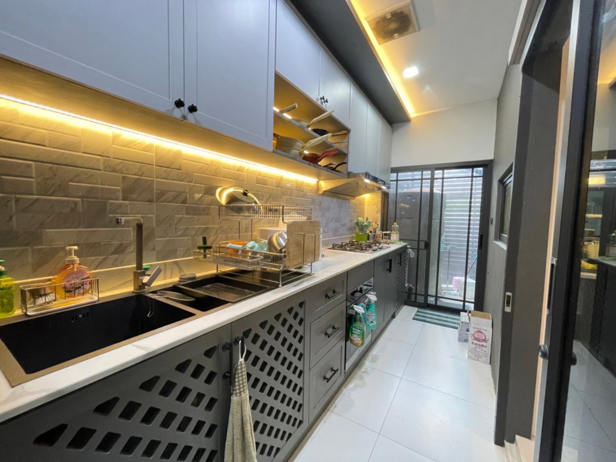 รูป ขายบ้านบางกอกบูเลอร์วาร์ด รามอินทรา-เสรีไทย2 บ้านแต่งหรู สวย พร้อมอยู่ 5 นอน,  ตรงข้ามทางขึ้นกาญจนาภิเษกเข้าในเมืองสะดวก - รูปที่ 4/14