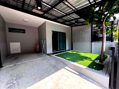 Townhouses for rent Bangkok : 📌 For Rent 2-story Townhouse THE CONNECT PATTANAKARN 38 2 bedroom 2 bathroom