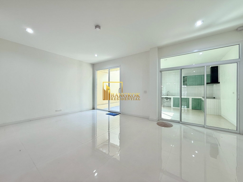 รูป Yenakart Residence | Renovated 5 Bedroom Townhouse For Rent - BR28337SH - รูปที่ 11/57