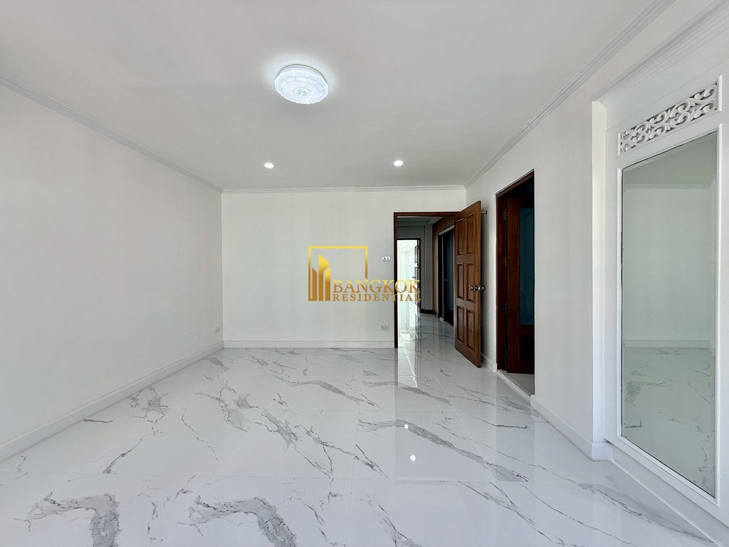รูป Yenakart Residence | Renovated 5 Bedroom Townhouse For Rent - BR28337SH - รูปที่ 30/57