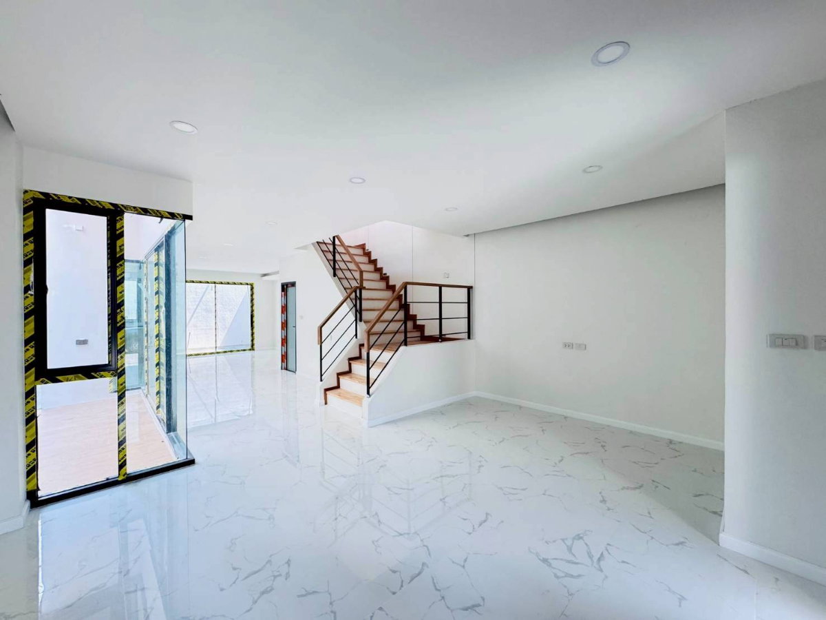 รูป 306AGFF🏡 ช้าหมดอด! บ้านแฝดสร้างใหม่ ทำเลทองใกล้ MRT ศรีอุดม  - รูปที่ 8/9