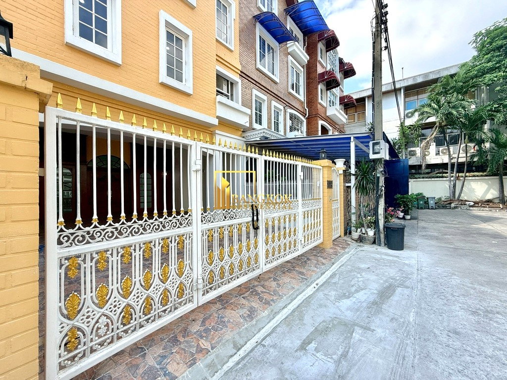 รูป Yenakart Residence | Renovated 5 Bedroom Townhouse For Rent - BR28337SH - รูปที่ 2/57