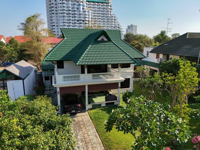 บ้านเดี่ยวในโครงการติดทะเลหน้าหาดขาวทะเลใสสะอาด ทำเลดีนาจอมเทียนพัทยา