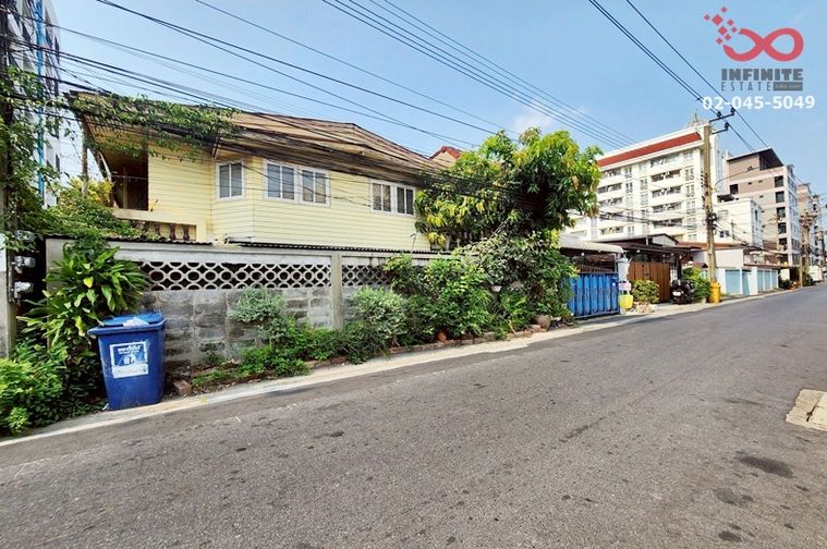 ขายที่ดินพร้อมบ้าน 2ชั้น ซอยลาดพร้าว 48 สุทธิสาร - ห้วยขวาง ใกล้รถไฟฟ้า