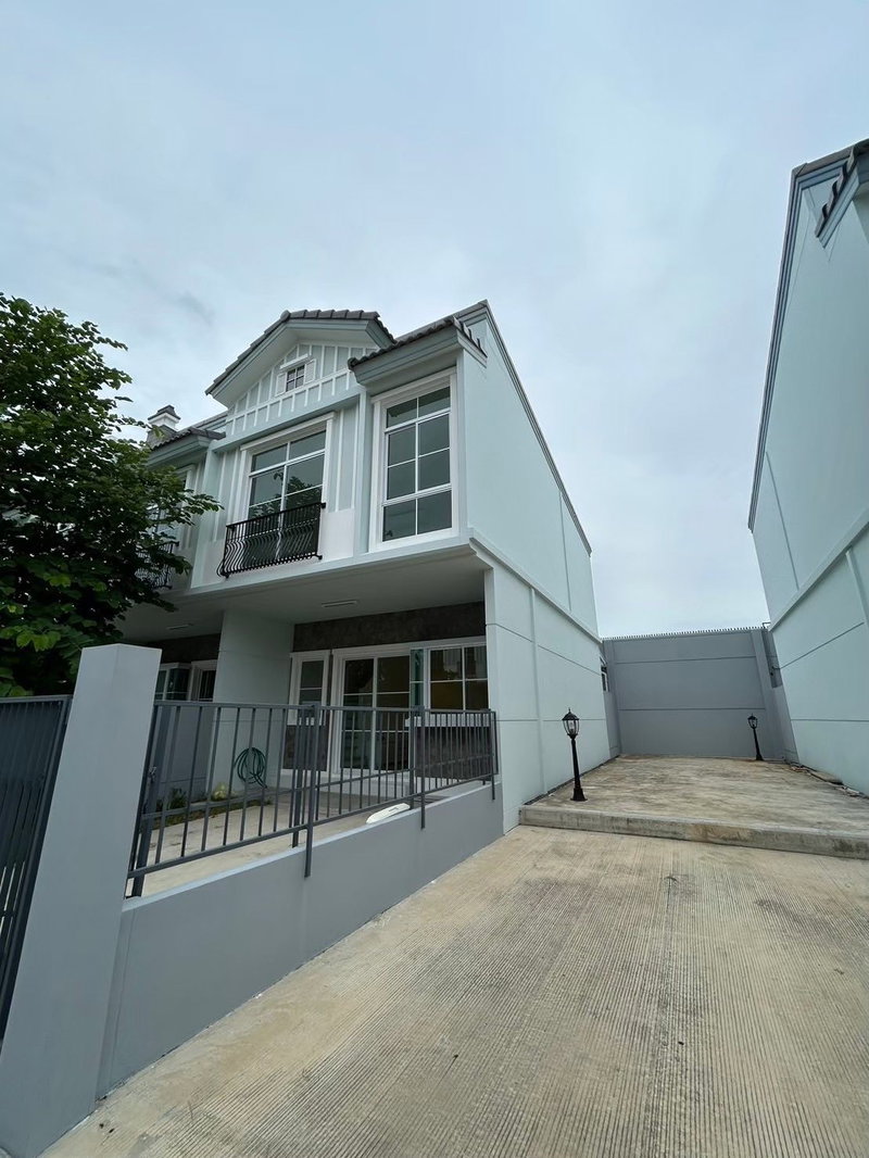 ทาวน์โฮมให้เช่า : 🌿🏡 ให้เช่าทาวน์โฮม Villaggio 2 ศรีนครินทร์-บางนา หลังริม สไตล์มินิมอล เลี้ยงสัตว์ได้ ✨