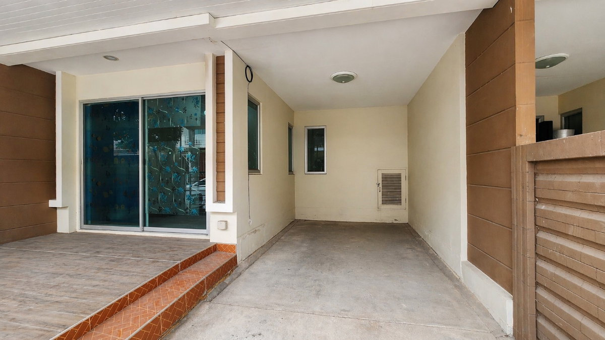 รูป [ขายด่วน] ทาวน์โฮม Q House พระราม 2 ซอย 50 — ต่ำกว่า 3 ล้าน! ทำเลดีที่สุดในย่าน แบรนด์ดัง เพื่อนบ้านดี - รูปที่ 2/13