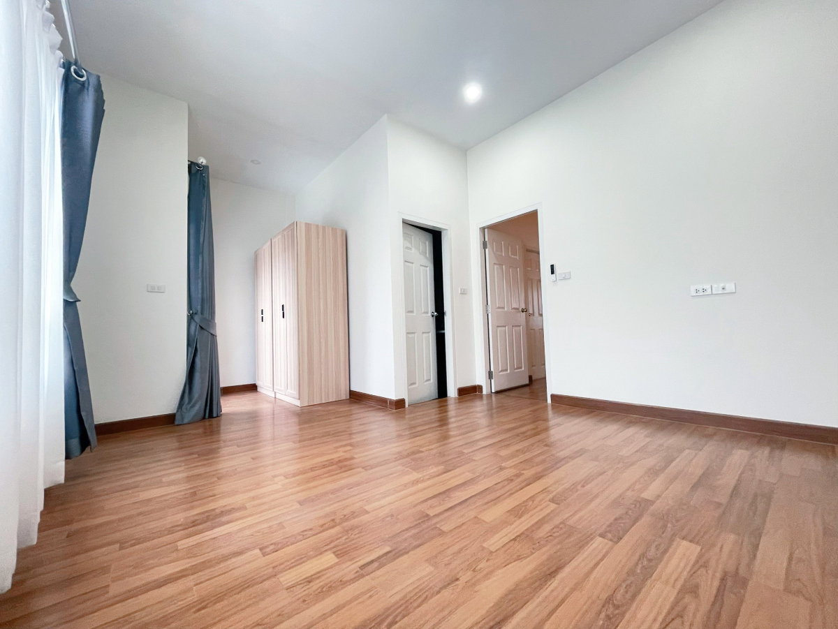 picture House for Rent in Prime Location - 5/18