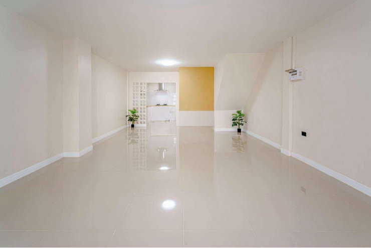 รูป รีโนเวทใหม่! ทาวเฮาส์จอมเทียนฝั่งทะเล 2ห้องนอน 2ห้องน้ำ - รูปที่ 2/11
