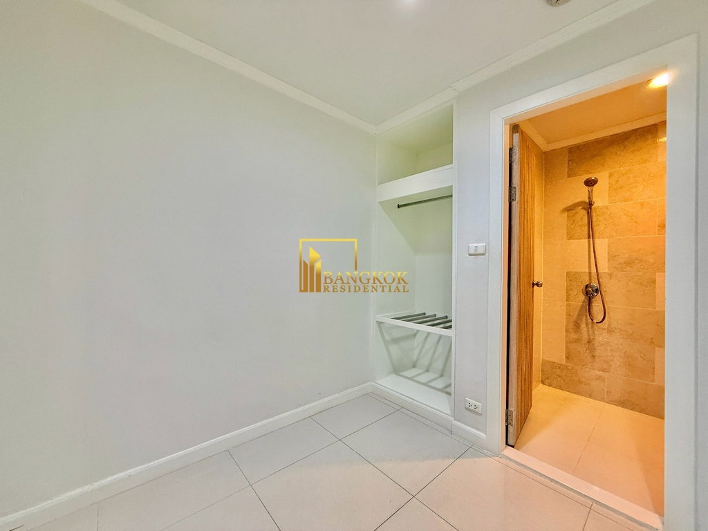 รูป Baan Suanpetch | Renovated 3 Bedroom Condo in Phrom Phong - BR10338CD - รูปที่ 21/33