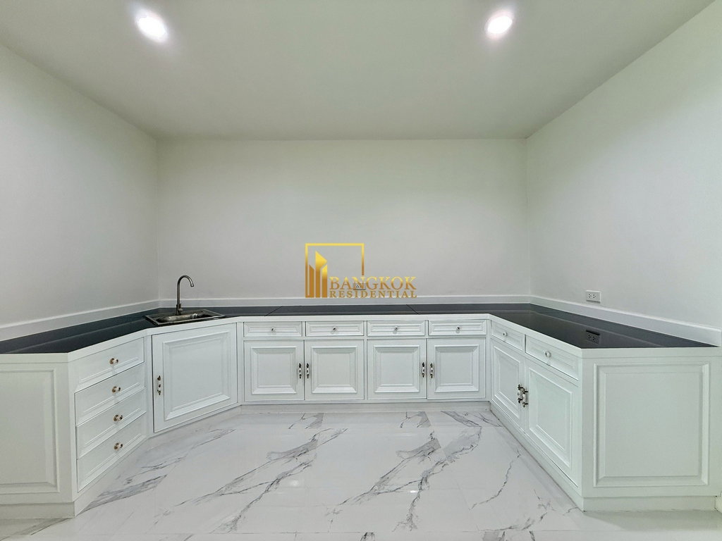 รูป Yenakart Residence | Renovated 5 Bedroom Townhouse For Rent - BR28337SH - รูปที่ 22/57