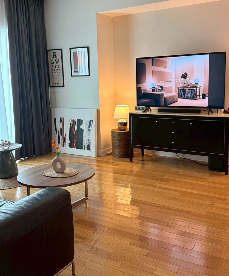 picture  Millennium                   Residence  - 1/15