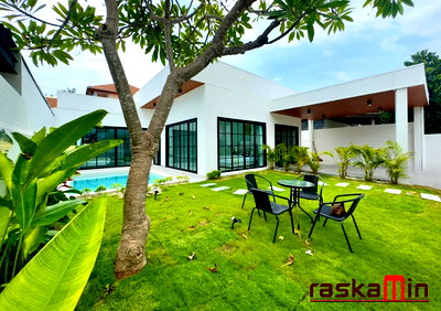 Townhouses for rent Chonburi : KT0123🚵Pool Villa Nongprue Public Park 3Bedroom Land 256sqm🏊Swimming pool🌷Garden🪑Fully furnished