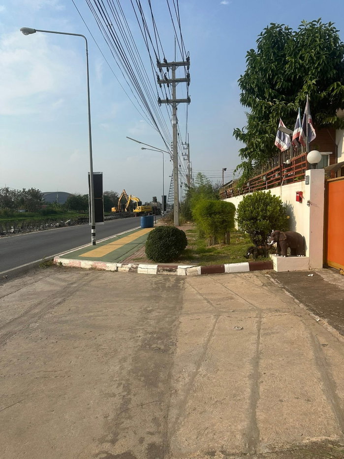รูป สมุทรสาคร ขายบ้าน ออฟฟิต โรงงาน(รง4) บ้านพักคนงาน 2 อาคาร พื้นที่ 4 ไร่ - รูปที่ 3/6