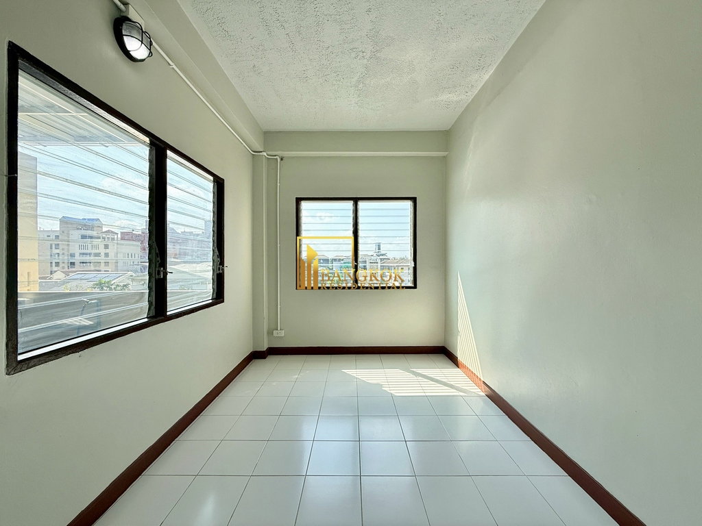 รูป Yenakart Residence | Renovated 5 Bedroom Townhouse For Rent - BR28337SH - รูปที่ 54/57