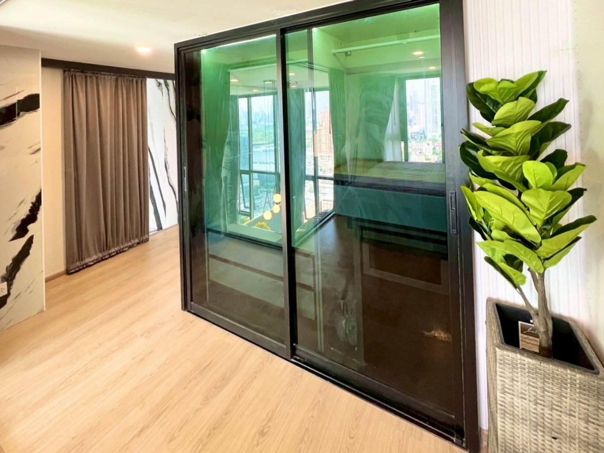 รูป Condo ย่านพระราม 4 เชื่อมอโศก | ห้องใหม่ | ชั้นสูง | วิวสูง | เงียบสงบ - รูปที่ 20/28