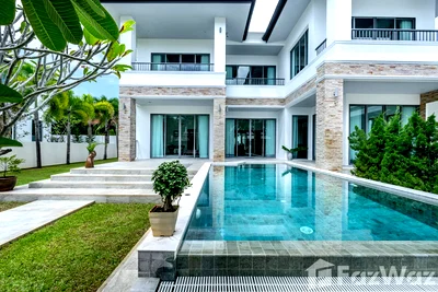 Houses for rent Muang Phuket Phuket : 4 Bedroom Villa for rent in Rawai, Phuket  6216661