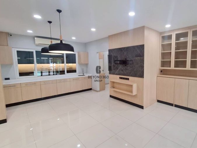 ขายทาวน์โฮม 5 ห้องนอน 170 ตร.ม. 42.5 ตร.ว. เดอะ คอนเนค 7/1 ดอนเมือง - วิภาวดี