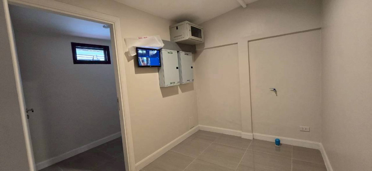 รูป บ้านรีโนเวทใหม่ 3 นอน 3 น้ำ ใกล้ รพ. สมิติเวช ทองหล่อ ** NO CO-AGENT ** - รูปที่ 10/74