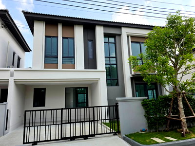 Houses for rent Ramkhamhaeng University 2 : ✨For rent Baan Klang Muang The Edition Srinakarin-Suanluang ✨LineID: @Propvel (with @ in front)✨