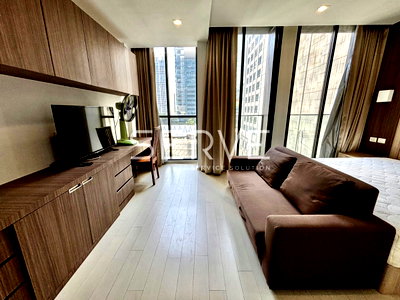 Condos for rent : 🔥32K🔥 - Studio with Partition 47.45 sq.m. High Fl. Perfect Location BTS Phloen Chit at Noble Ploenchit Condo / For Rent