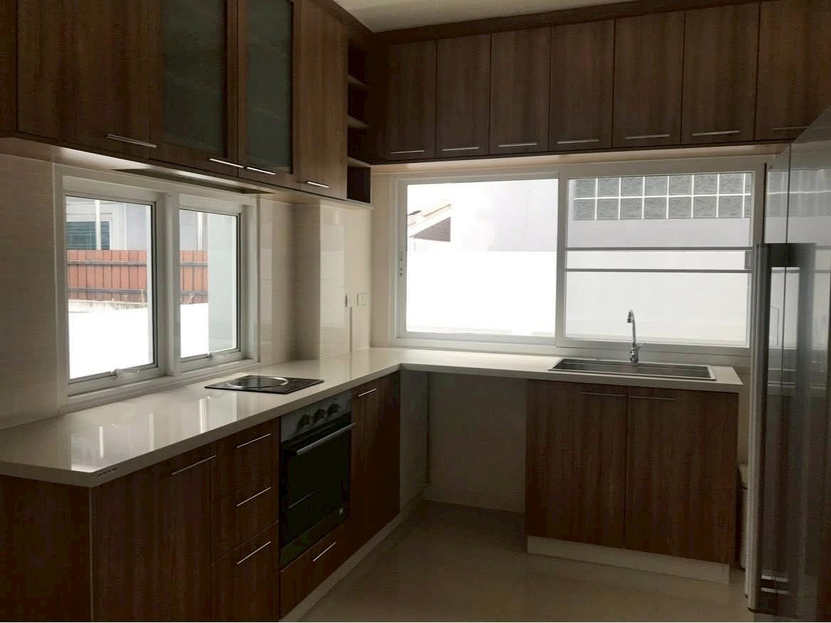 รูป 🏡 ให้เช่าบ้านเดี่ยวหรู พร้อมเข้าอยู่ โครงการหมู่บ้าน รัชชา 5 4 ห้องนอน 3 ห้องน้ำบ้านสวยสไตล์โมเดิร์น ตกแต่งครบ พร้อมเฟอร์นิเจอร์ เข้าอยู่ได้ทันที - รูปที่ 3/11