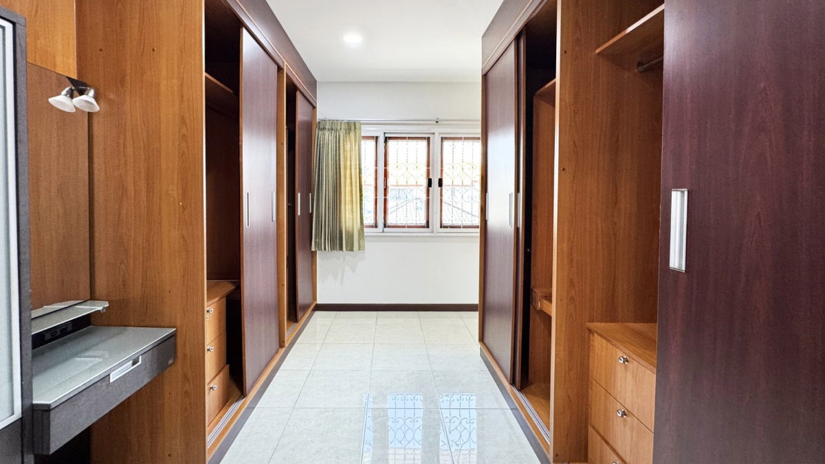 รูป NHEP101 ให้เช่า บ้านเดี่ยว หมู่บ้านเคหะนคร 3 พัฒนาการ-ศรีนครินทร์ 2ชั้น 54 ตร.ว  พื้นที่ใช้สอย 185 ตร.ม 4 นอน 3 น้ำ 55,000 บาท 064-959-8900 - รูปที่ 4/20