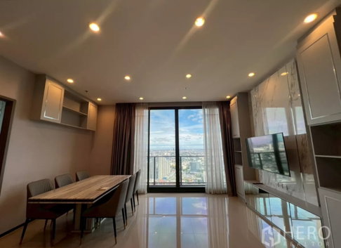 For rent 2 Bedroom Condominium in Whizdom Essence in Bang Chak Bangkok BTS Punnawithi BRE25827