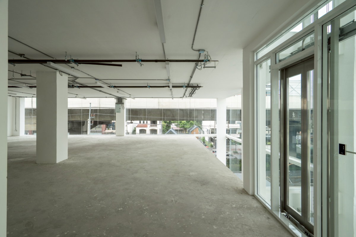 รูป ขายอาคารโมเดิร์น 6 ชั้น (รวม Rooftop) ทำเลศักยภาพ พระราม 9 ซอย 54 (N.2106) - รูปที่ 12/20