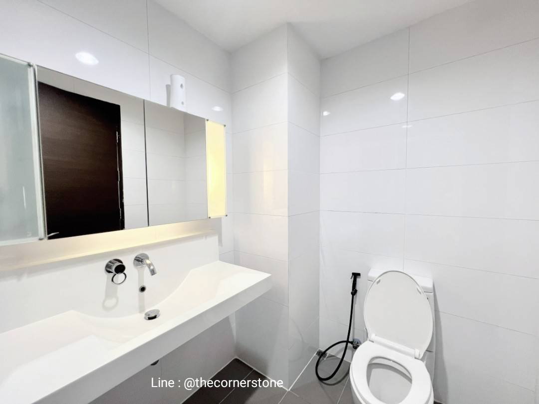 รูป ห้องสวย พร้อมเช่า❗️"𝐑𝐡𝐲𝐭𝐡𝐦 𝐑𝐚𝐭𝐜𝐡𝐚𝐝𝐚"  1 ห้องนอน 46 ตร.ม. ติด MRT-รัชดาภิเษก  [251211] - รูปที่ 9/10