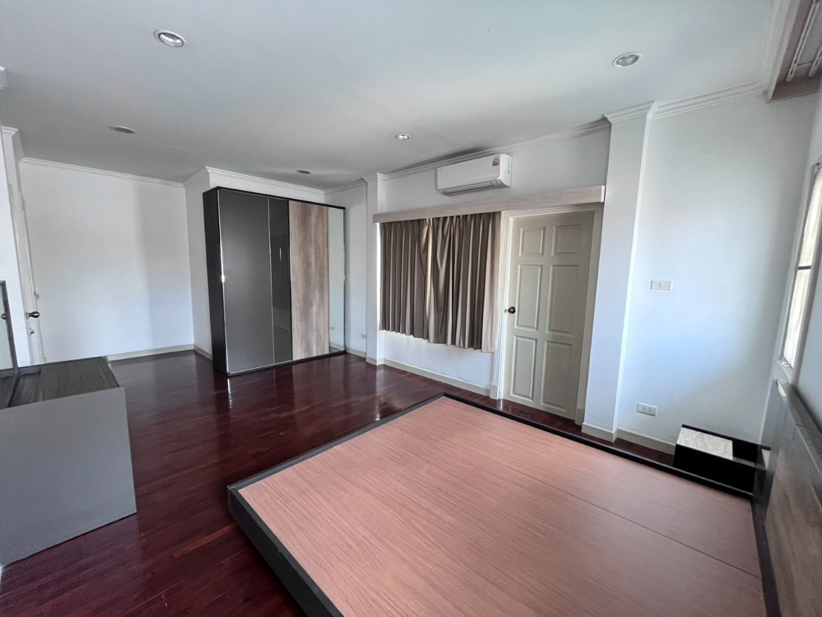 รูป WS7302 🏡 ให้เช่าบ้านเดี่ยว 3 ชั้น ทำเลรัชดา–ห้วยขวาง  เหมาะอยู่อาศัย / Home Office ใกล้รถไฟฟ้า ราคาเช่าเพียง 70,000 บาท / เดือน - รูปที่ 7/15