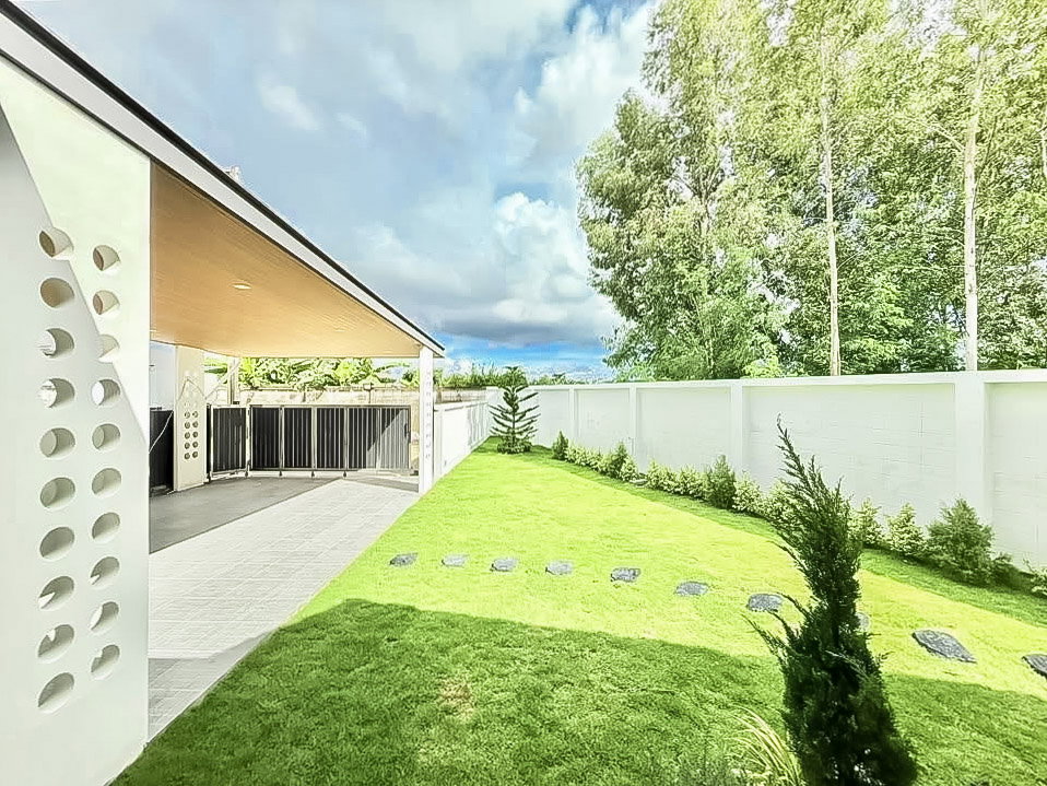 รูป Corner House for Sale Na Kluea Pattaya Wide Land Plot - รูปที่ 2/13