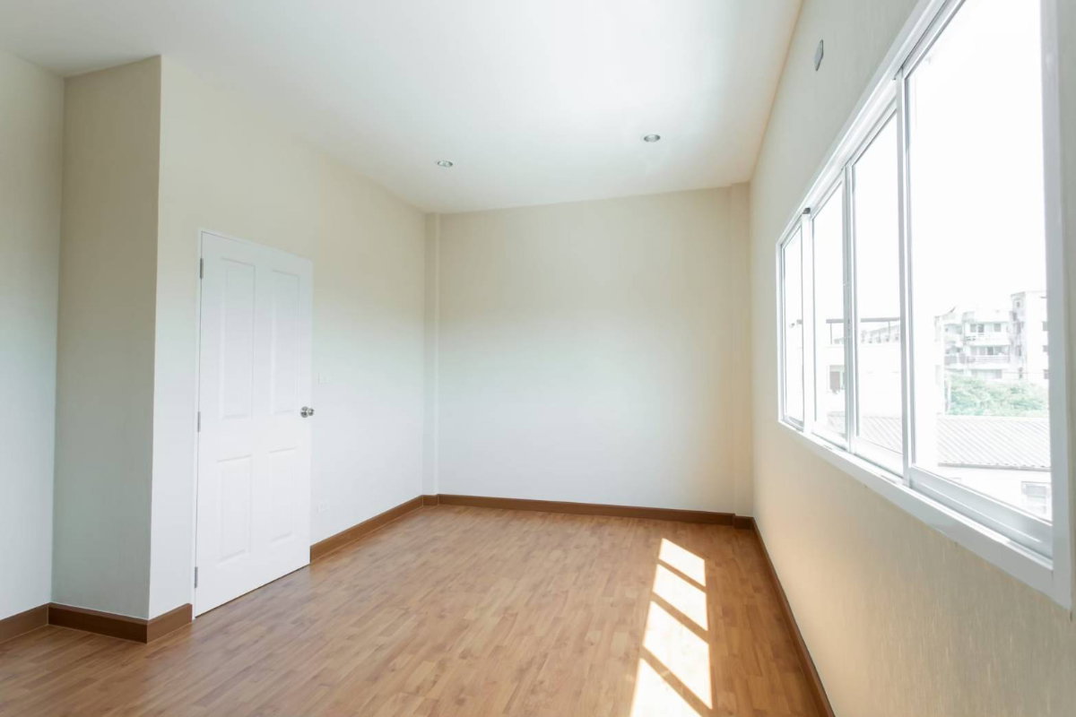 รูป 🏡เช่าด่วน 25,000 บาท ** ว่างกลาง พ.ค 69 🏰ทาวน์​โฮม 3 ชั้น ล้ำเลิศทาวน์โฮม หลังมุม!!!  🏡โครงการใหม่ ย่าน สวนหลวง ถนนเฉลิมพระเกียรติ 14 แยก 18  - รูปที่ 9/23