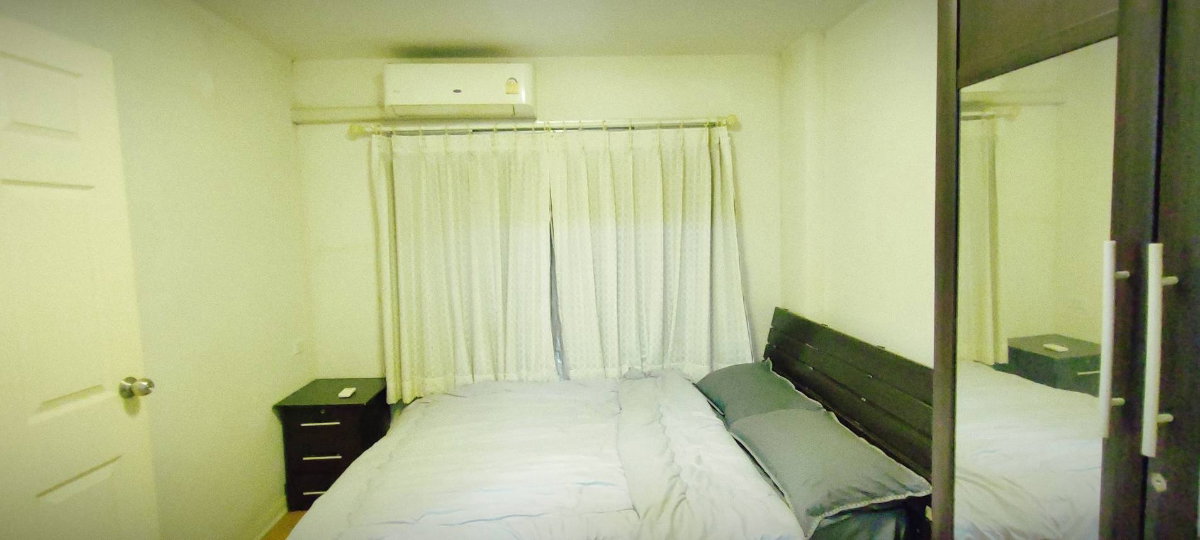 รูป S25 ให้เช่า Lumpini Condo Town Bodindecha - Ramkhamhaeng (ลุมพีนีคอนโดทาวน์บดินทรเดชา - รามคำแหง) วิว สนามบอล เฟอร์นิเจอร์ครบ พร้อมเข้าอยู่ ราคาดี  - รูปที่ 2/8