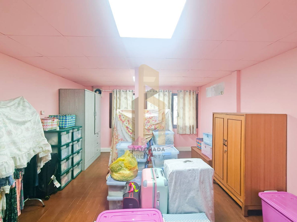 รูป 🔥 ขาย 🔥 บ้านพร้อมที่ดิน ซอย ลาดพร้าว 64 / 5 ห้องนอน P107 - รูปที่ 21/22