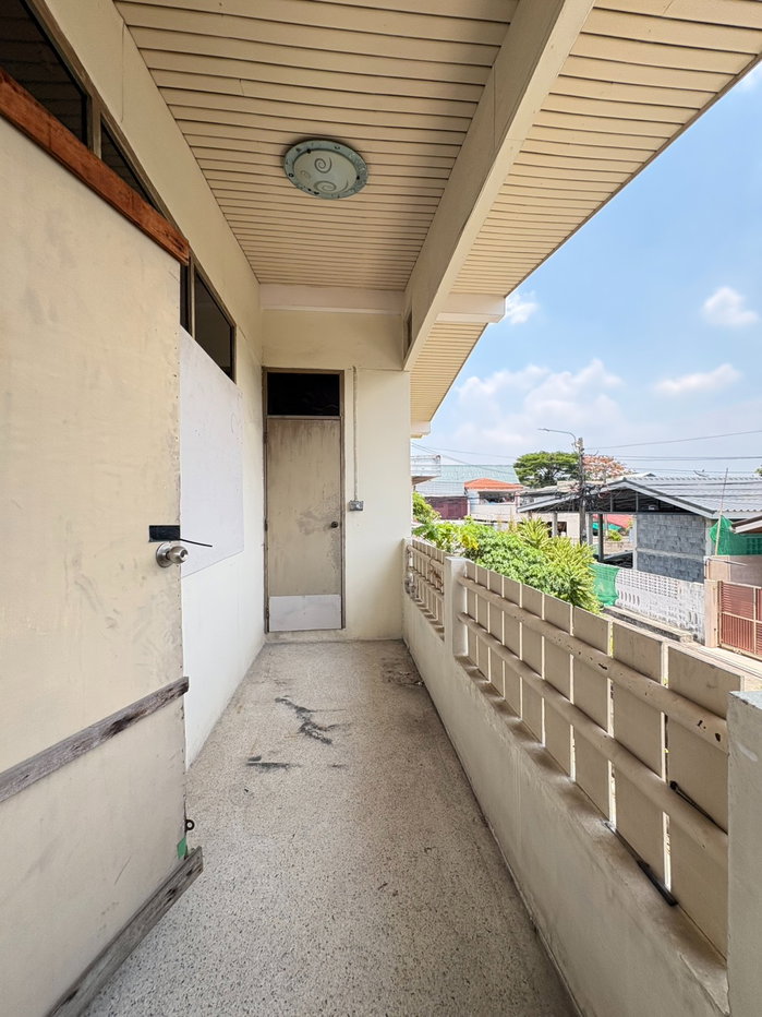 รูป บ้านเก่าทำเลดี ที่คนมองเป็นจะเห็นโอกาส! 54 ตร.ว. โชคชัย 4 ใกล้รถไฟฟ้าสายสีเหลือง - รูปที่ 16/19