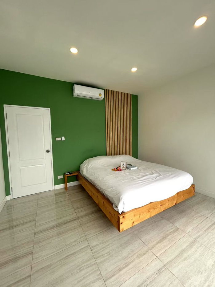 picture For Rent  Villa  4 Beds  3Bath - 8/13