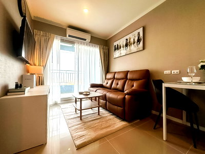 ขายคอนโด : Lumpini Seaview Jomtien for Sale High Floor Pattaya